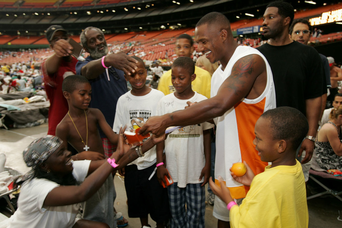05-Joe-Horn-Katrina-victims-014089122.jpg
